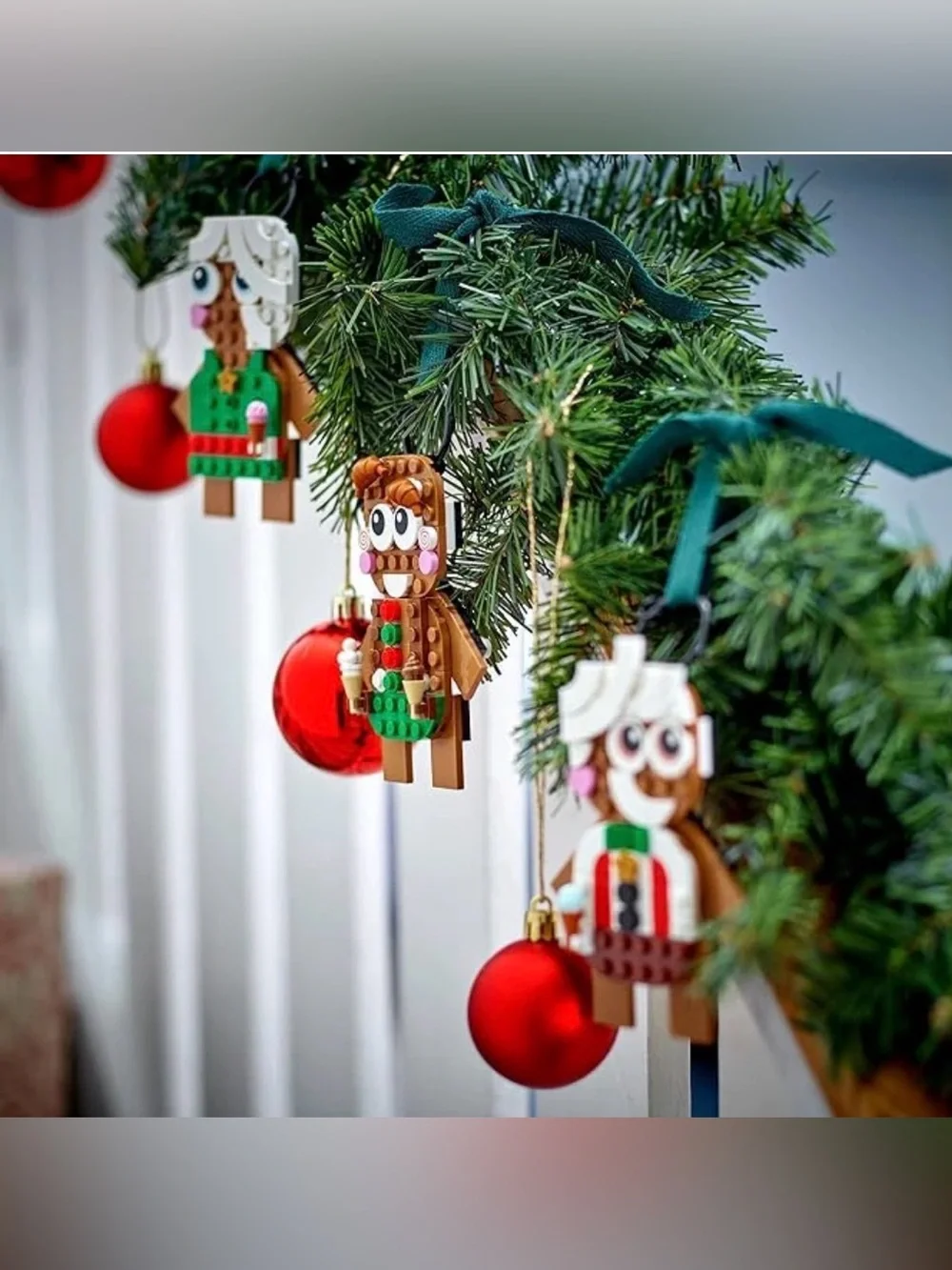 Lego Gingerbread Ornaments Building Set - Seasonal Limited Edition